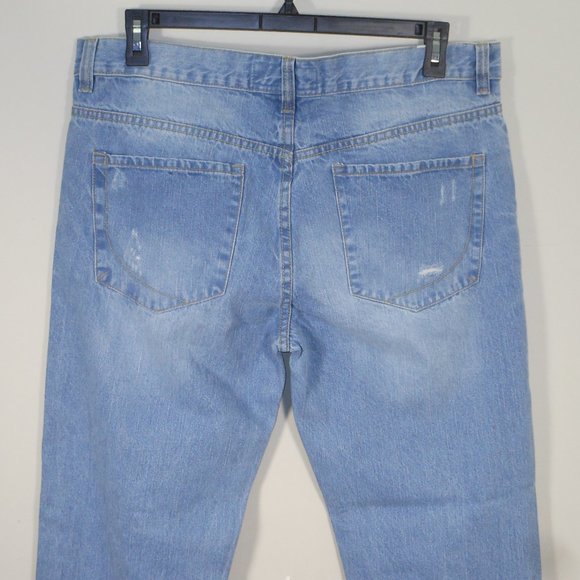 A pair of new PD & C men's distressed jeans - Picture 8 of 9